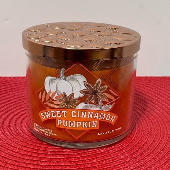 BBW Sweet Cinnamon Pumpkin 3 Wick Candle NWT - Picture 1 of 4